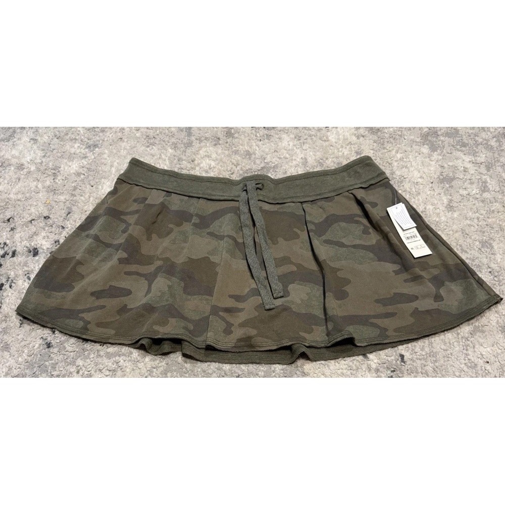 No Boundaries Womens Green Camo Skirt Skirt With Shorts Size XL (16-18) New